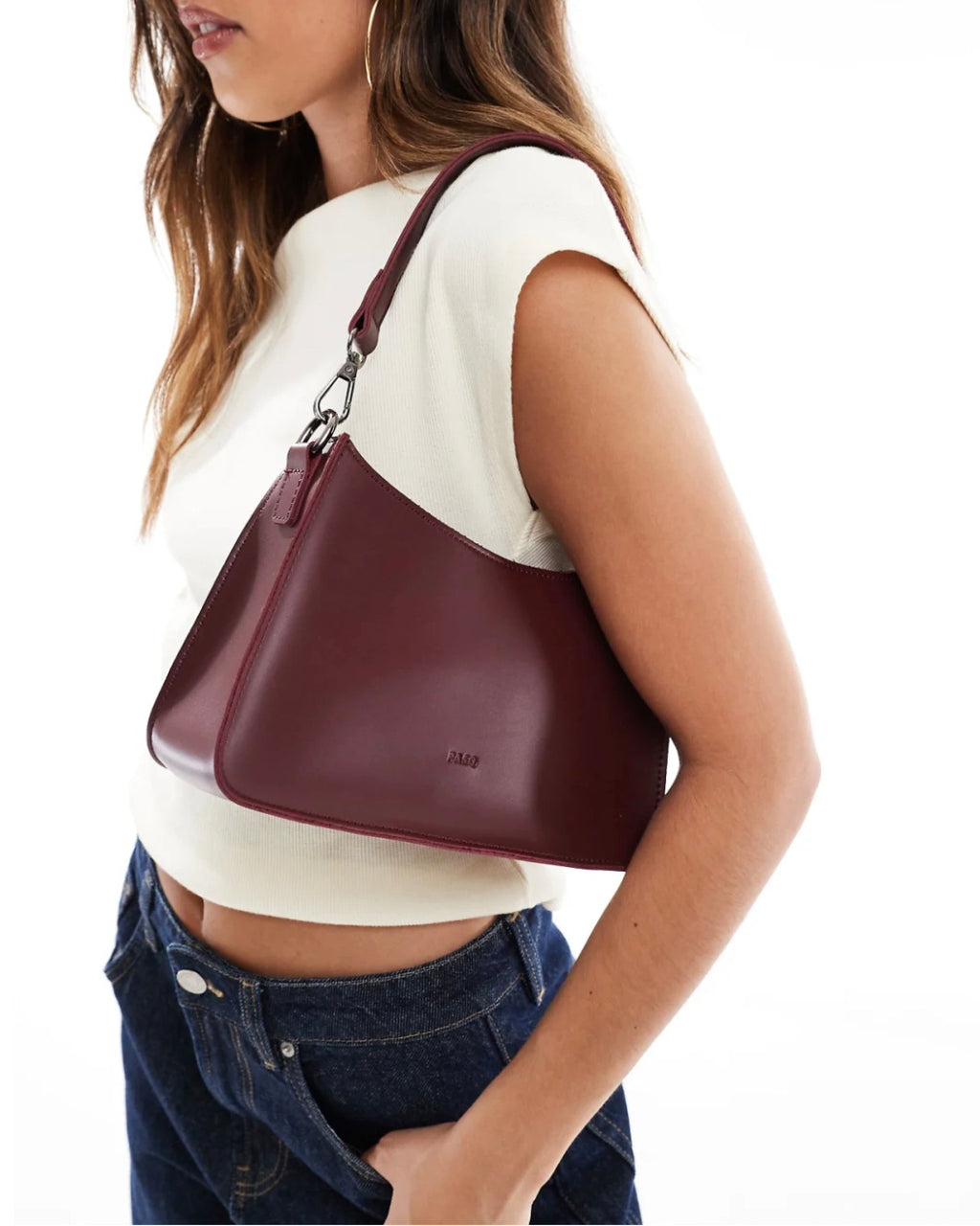 PASQ 90s Minimal Shoulder Bag in Burgundy
