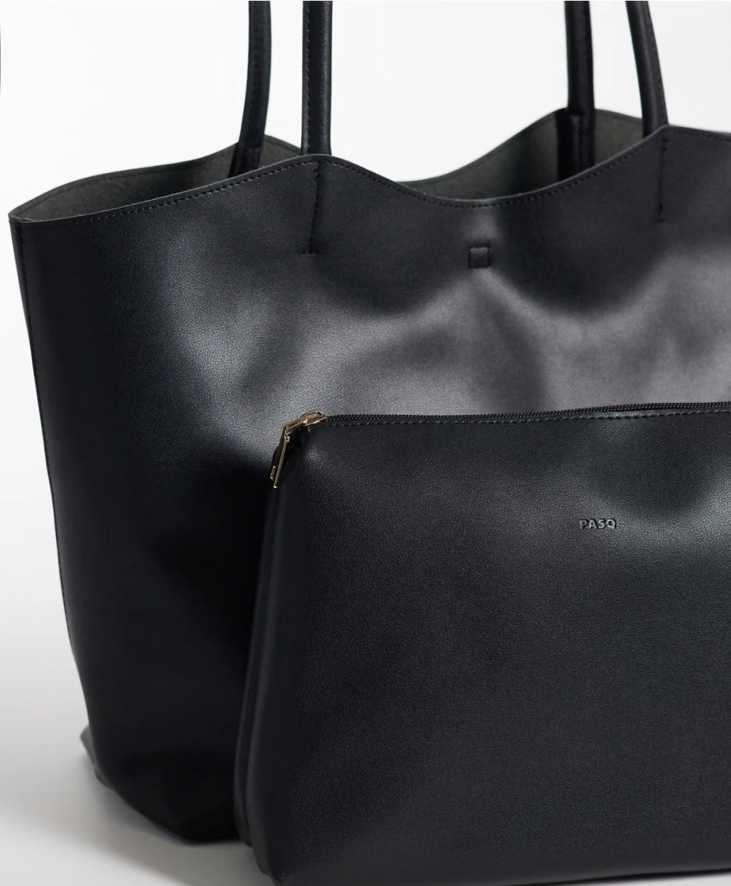 PASQ curve top shoulder bag in black